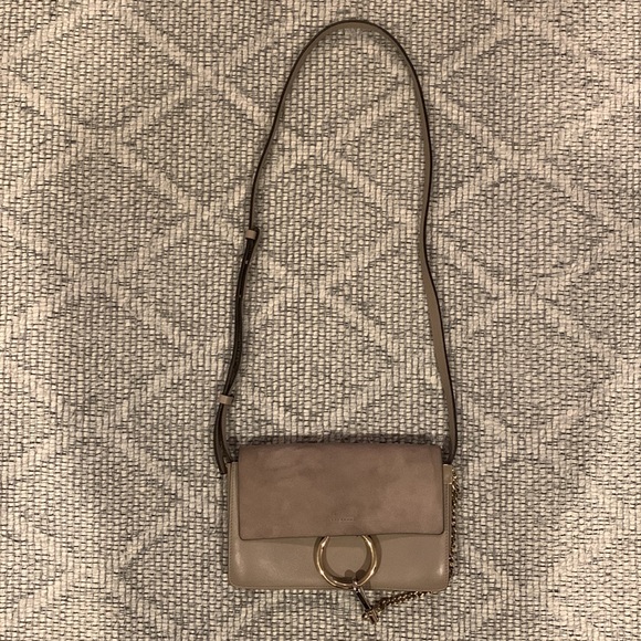 CHLOE Faye bag small in taupe. - Picture 3 of 10